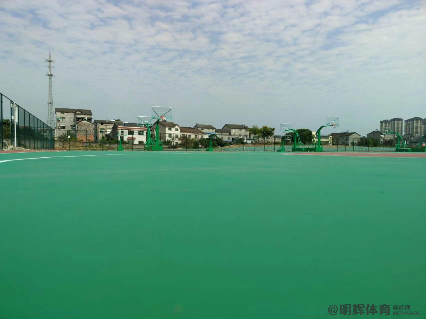 大连硬地丙烯酸球场的优缺点